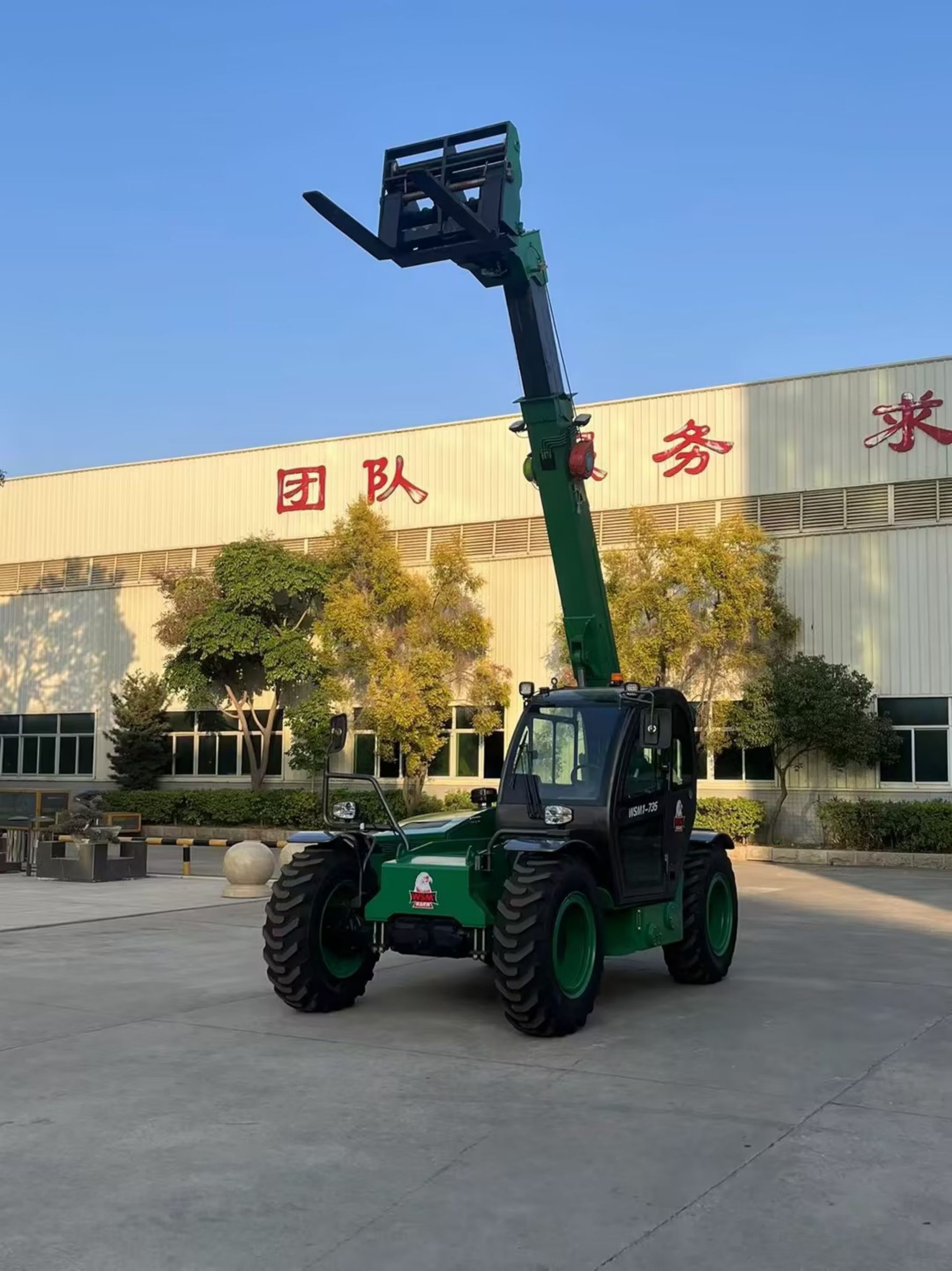 5 Factors to Consider When Buying a Telescopic Handler for Your Business